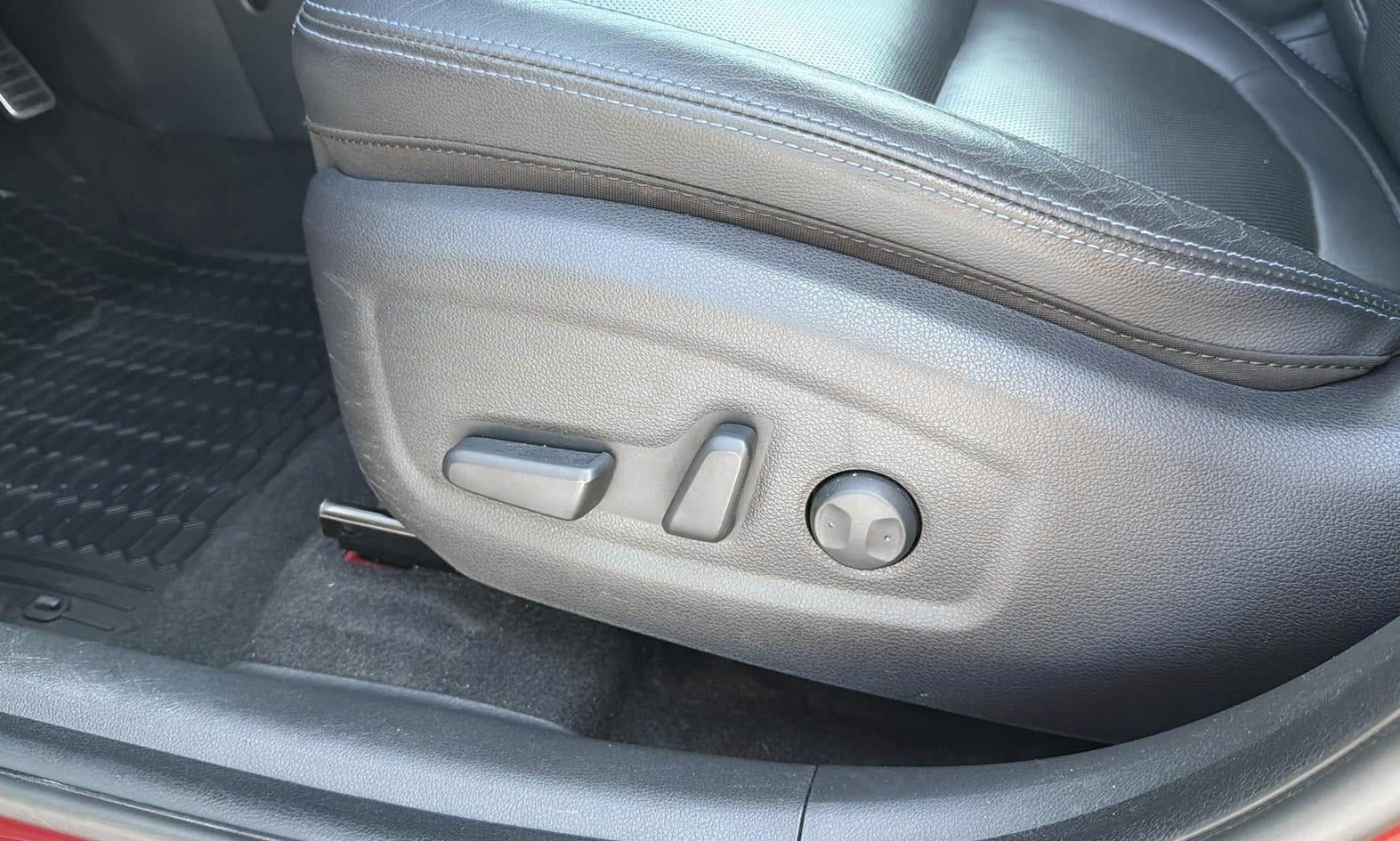 Grå Hyundai Kona fra 2022