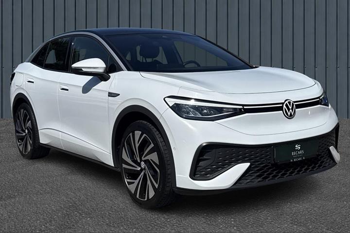Hvid VW ID.5 fra 2023 set udefra