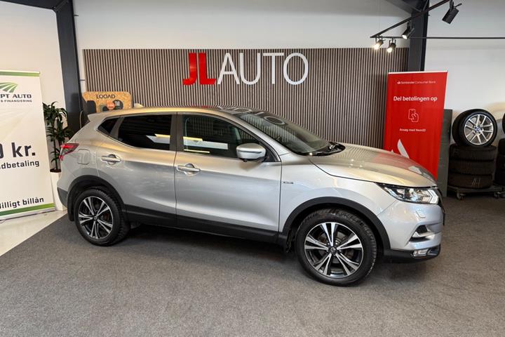 Sølv Nissan Qashqai fra 2019