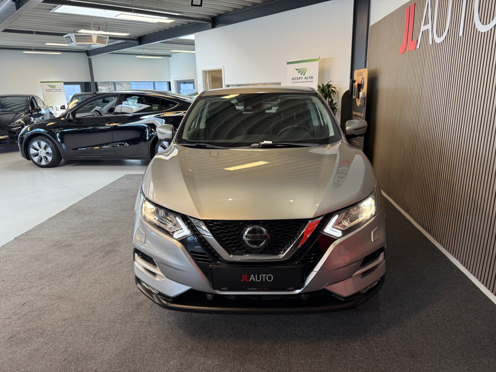 Sølv Nissan Qashqai fra 2019