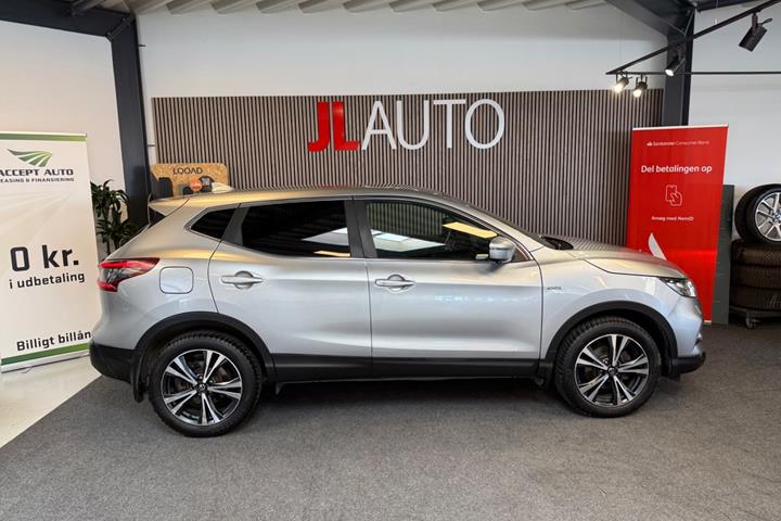 Sølv Nissan Qashqai fra 2019
