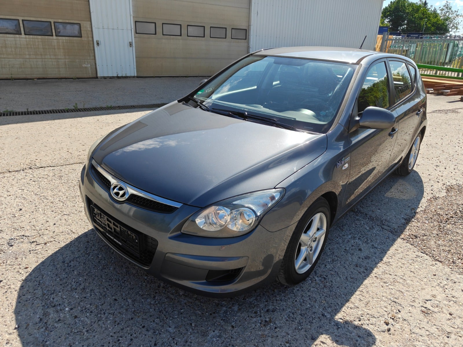 Gul Hyundai i30 fra 2010