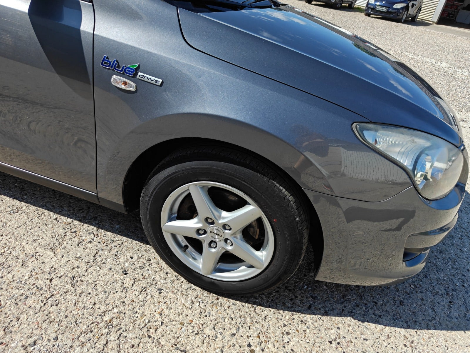 Gul Hyundai i30 fra 2010