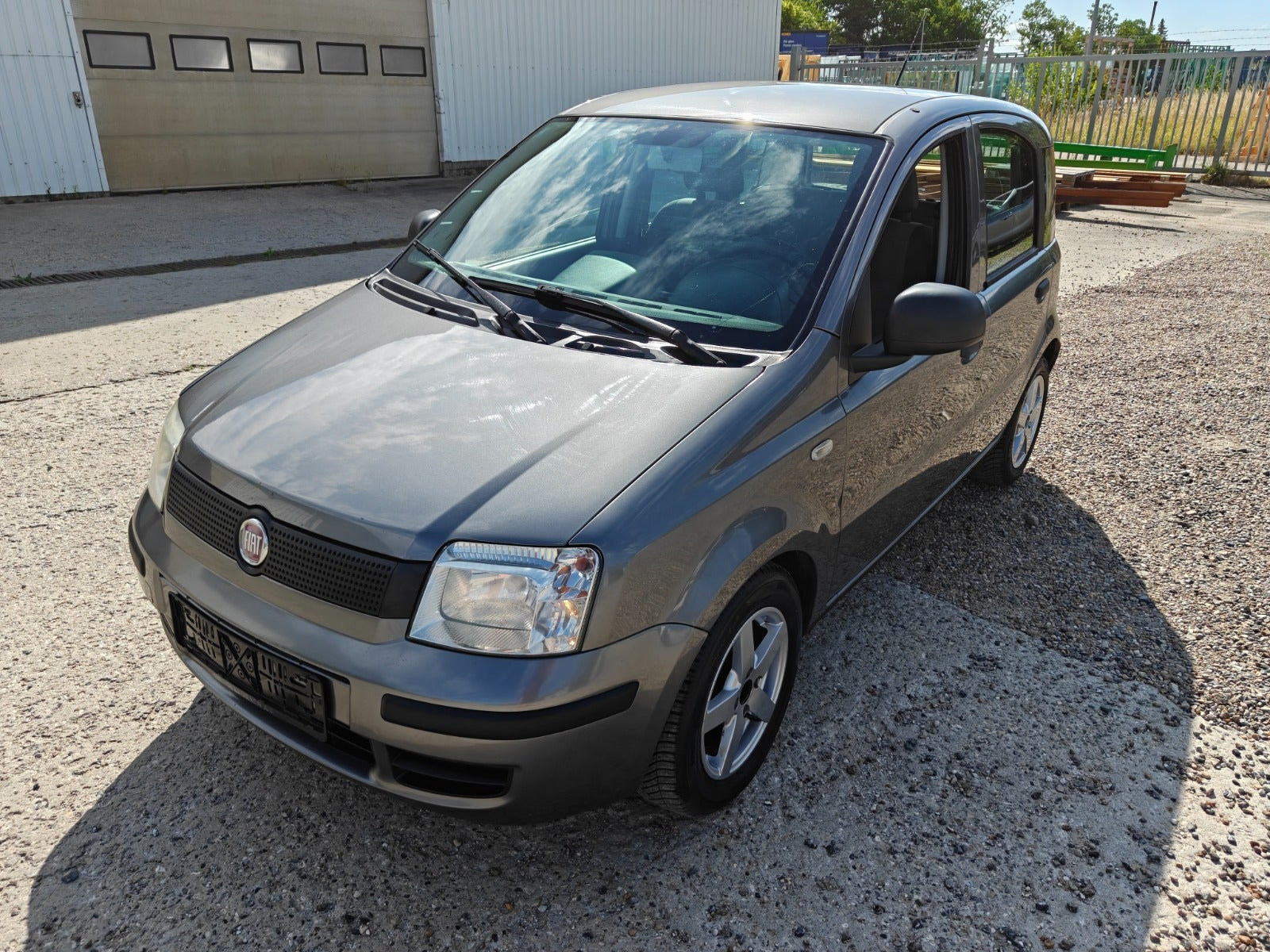 Gul Fiat Panda fra 2012