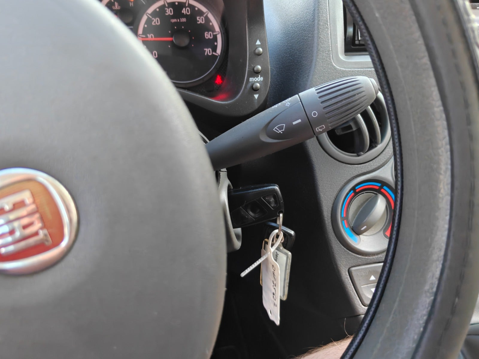 Gul Fiat Panda fra 2012