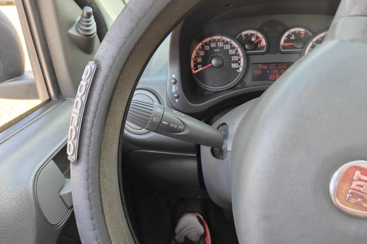 Gul Fiat Panda fra 2012