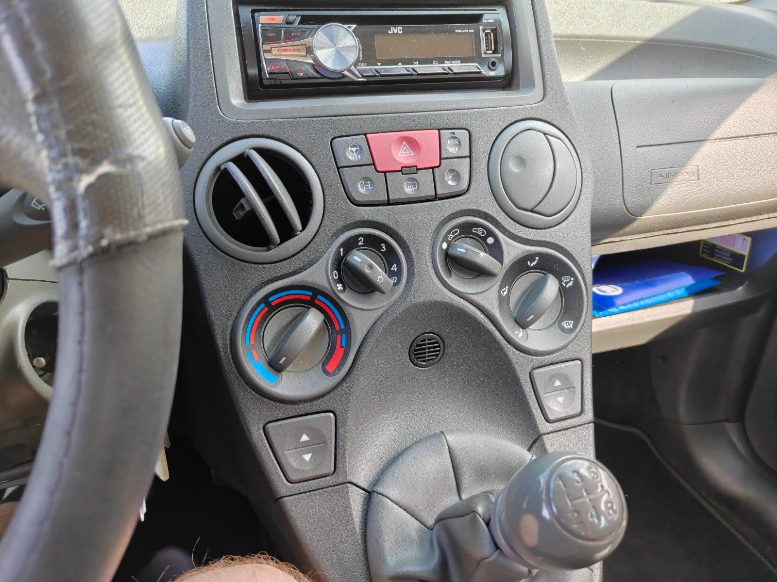 Gul Fiat Panda fra 2012