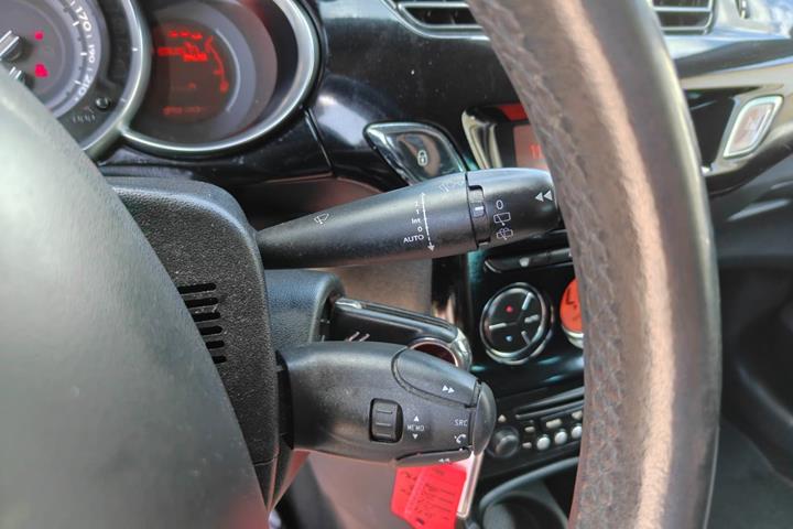 Gul Citroën DS3 fra 2010