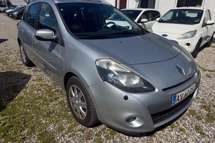 Sølv Renault Clio III fra 2012