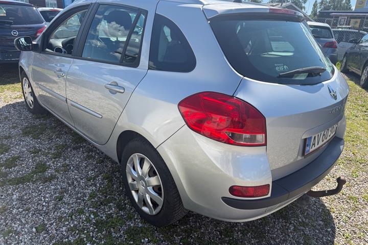 Sølv Renault Clio III fra 2012