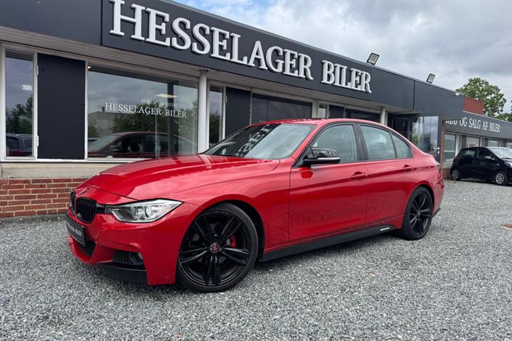 Rød BMW 328i fra 2014