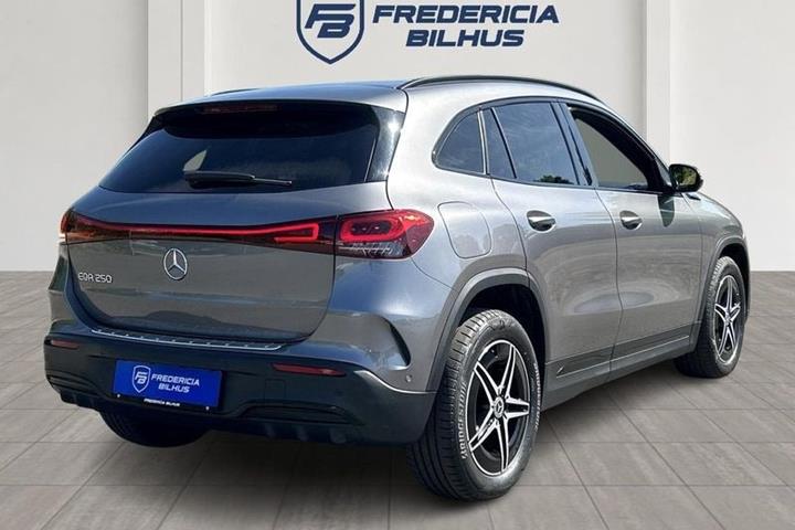Grå Mercedes EQA250 fra 2021