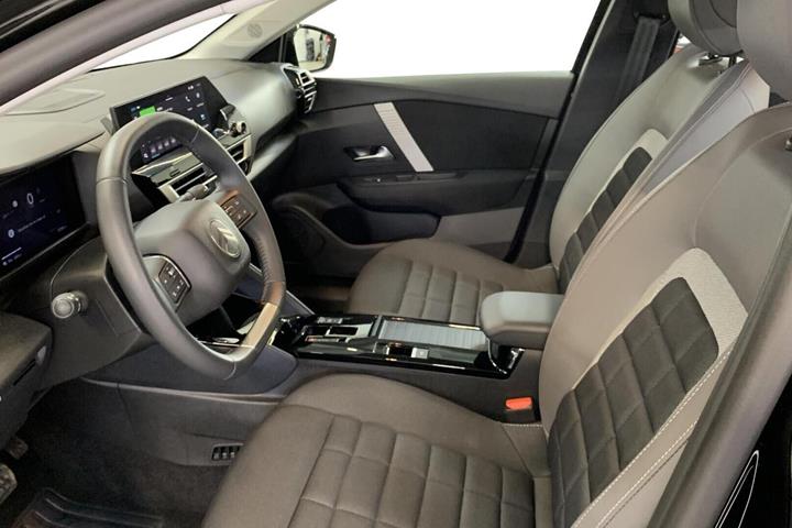 Sort Citroën ë-C4 X fra 2025