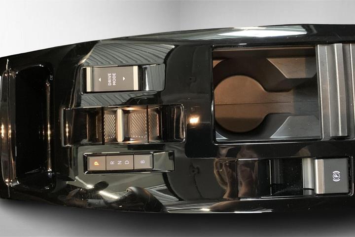 Sort Citroën ë-C4 X fra 2025