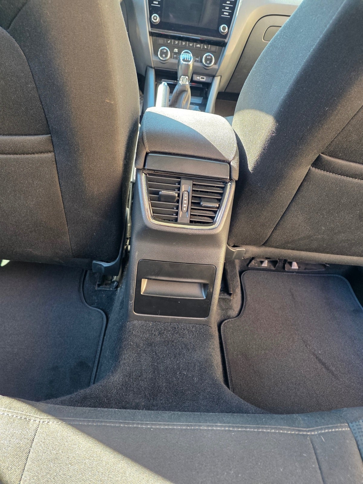 Grå Skoda Octavia fra 2020