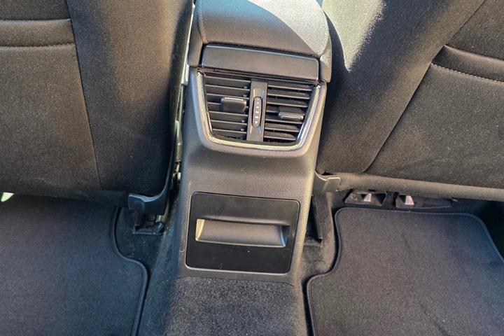 Grå Skoda Octavia fra 2020