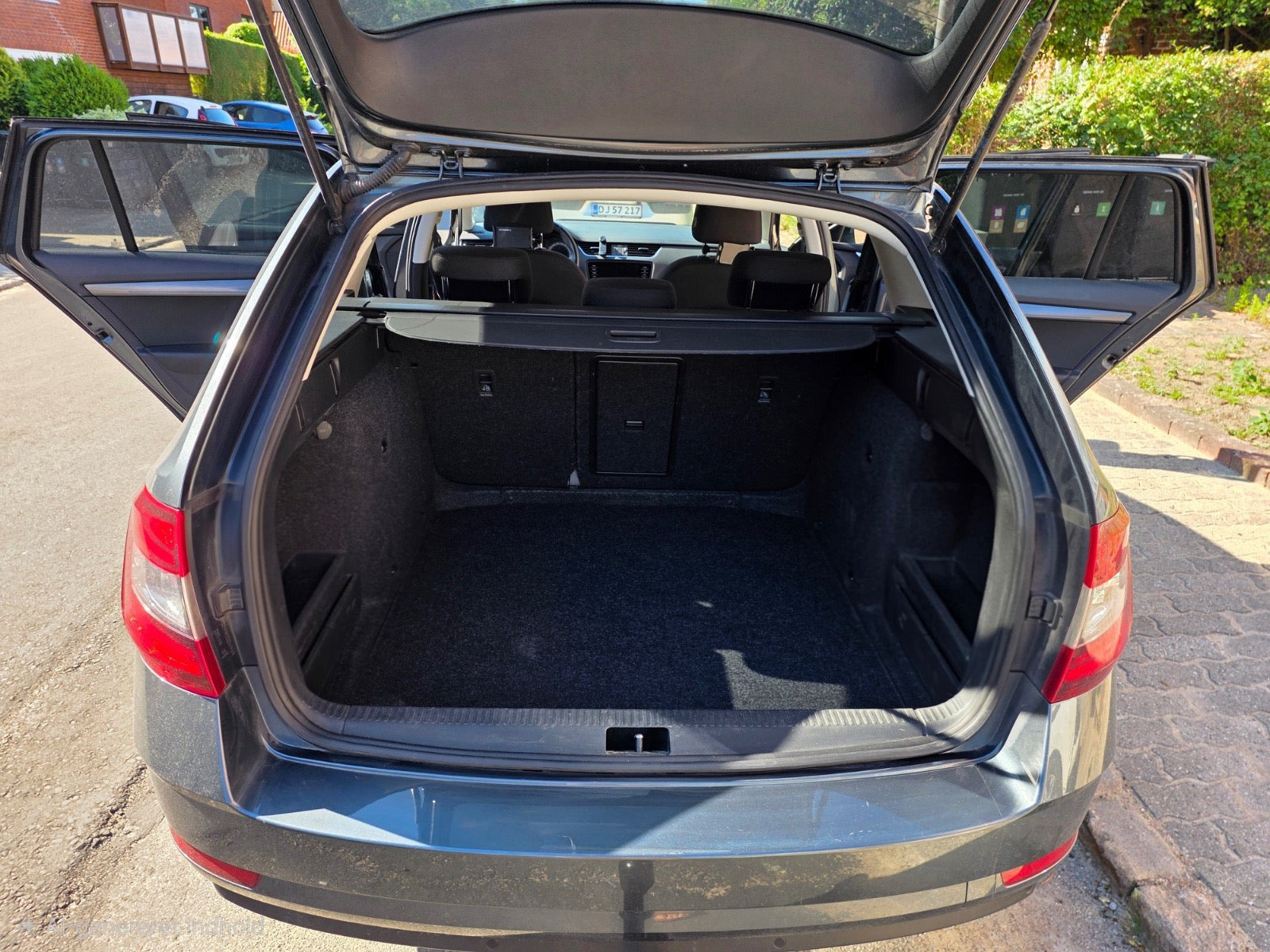 Grå Skoda Octavia fra 2020