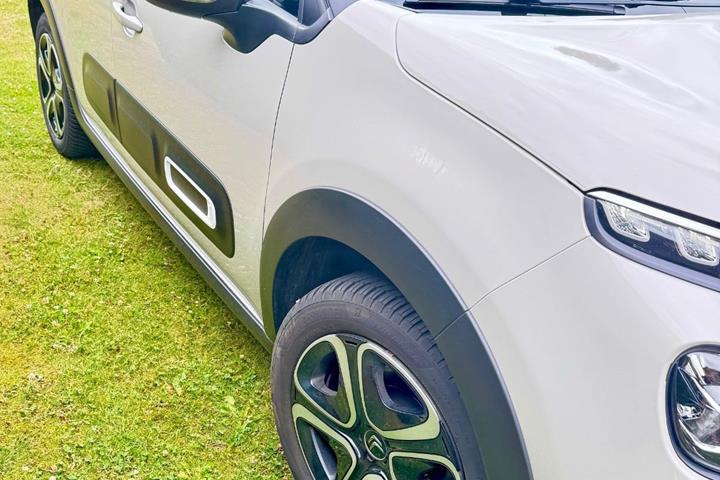 Beige Citroën C3 fra 2024
