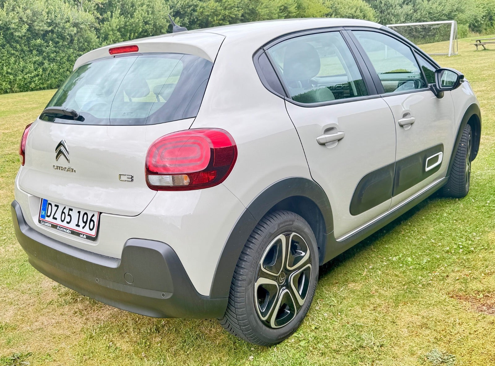 Beige Citroën C3 fra 2024