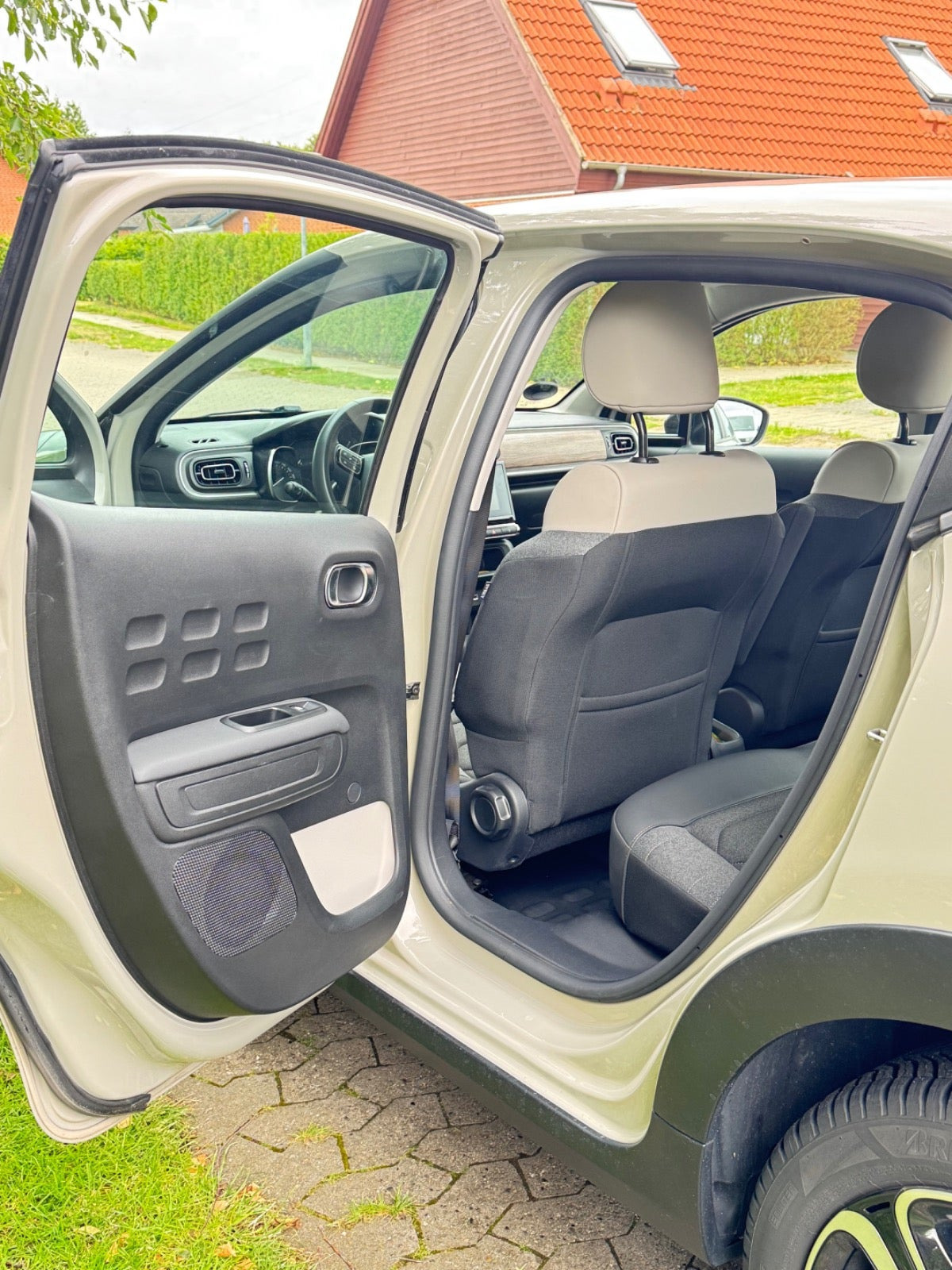 Beige Citroën C3 fra 2024