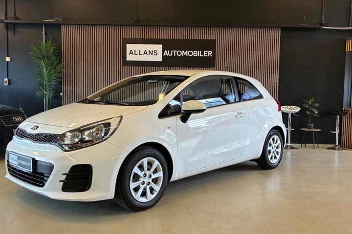 Hvid Kia Rio fra 2015