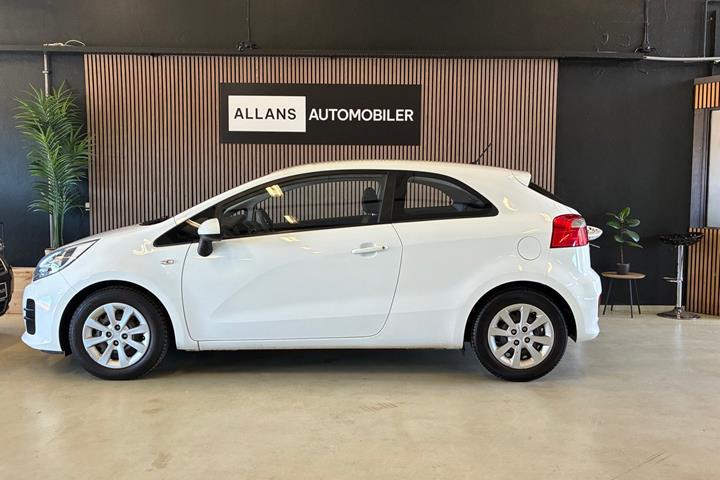 Hvid Kia Rio fra 2015