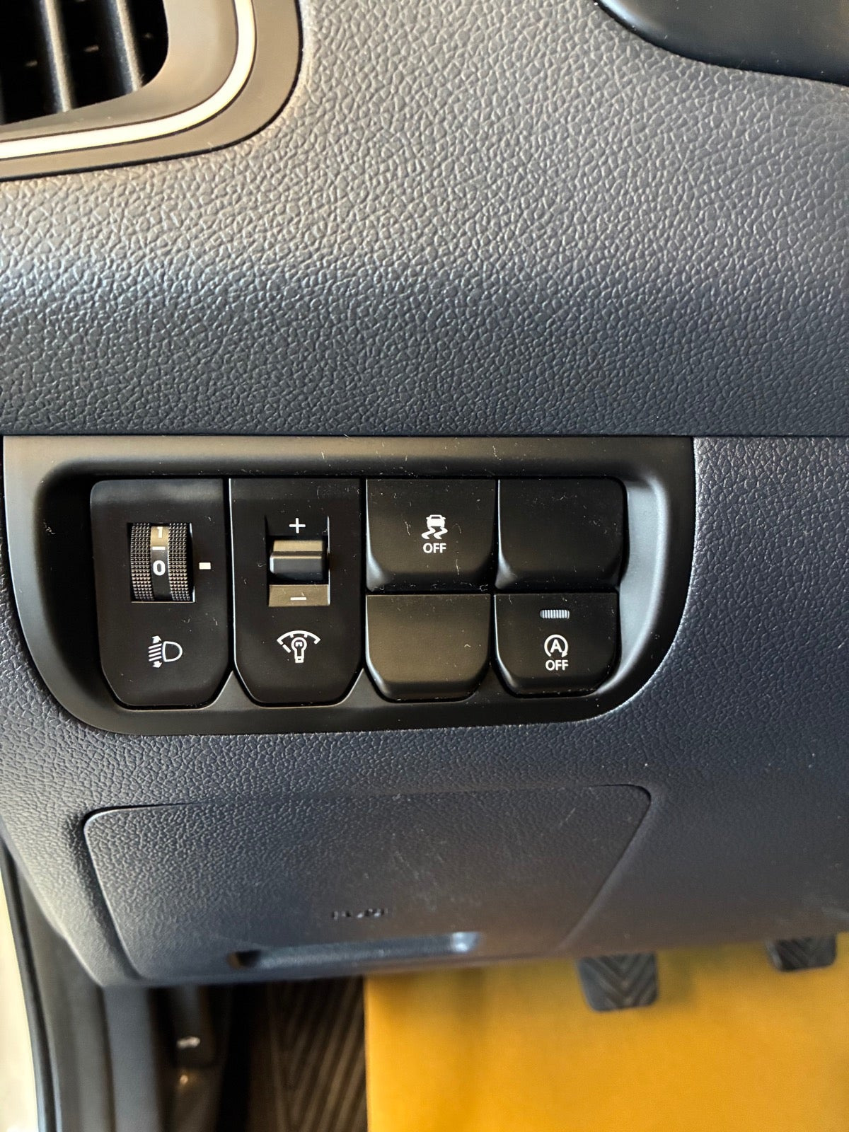 Hvid Kia Rio fra 2015