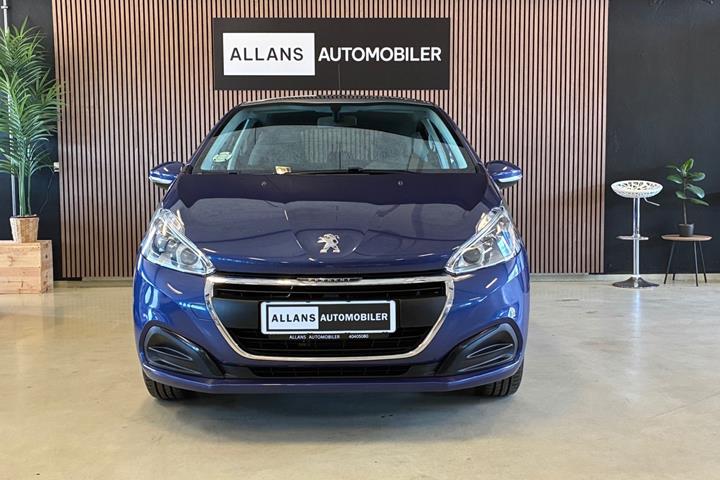 Blå Peugeot 208 fra 2016