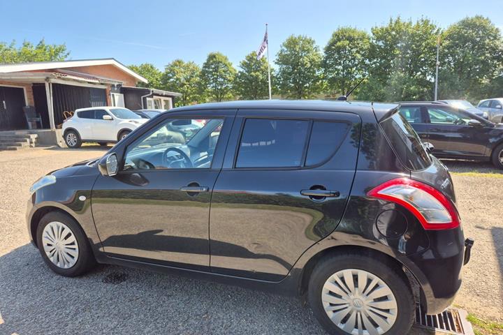 Grøn Suzuki Swift fra 2015