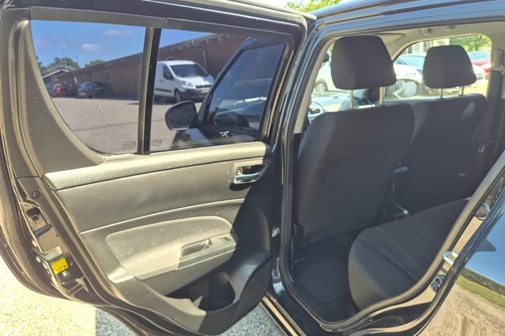 Grøn Suzuki Swift fra 2015