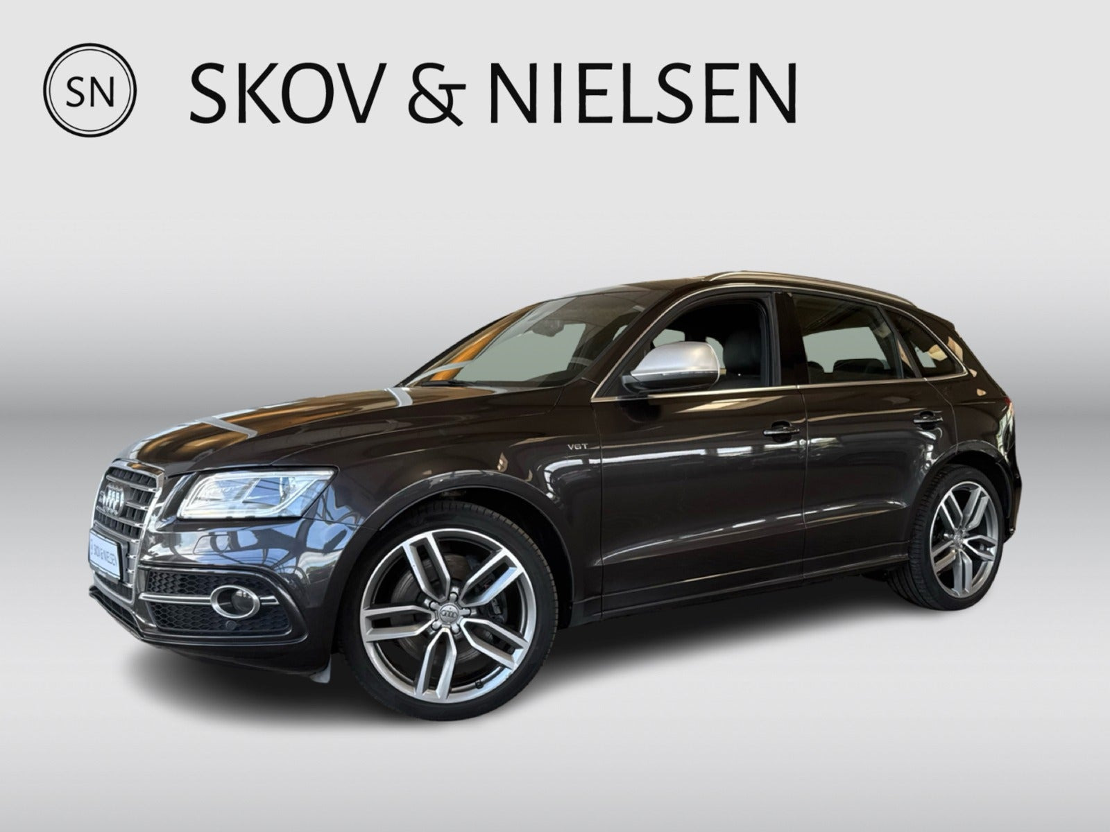 Grå Audi SQ5 fra 2014 set udefra