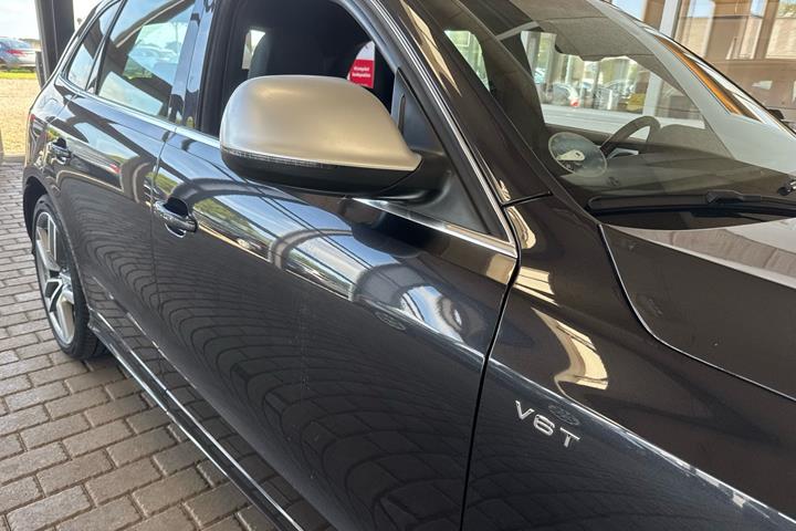 Grå Audi SQ5 fra 2014