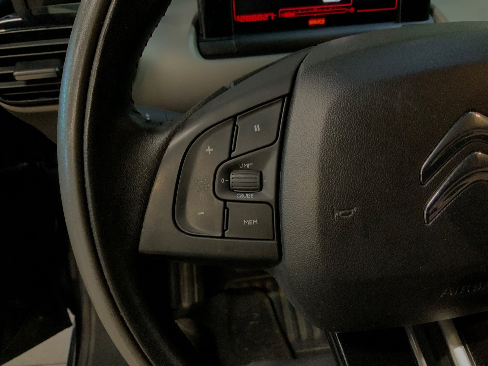 Sort Citroën C4 Cactus fra 2017