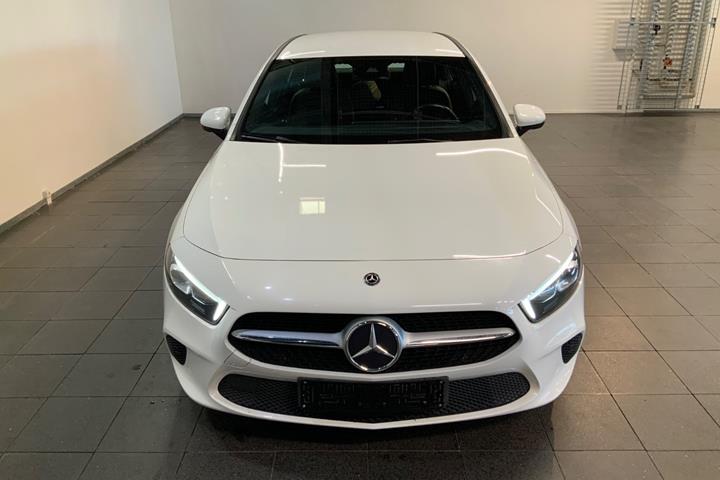 Hvid Mercedes A180 d fra 2018