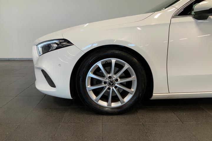 Hvid Mercedes A180 d fra 2018