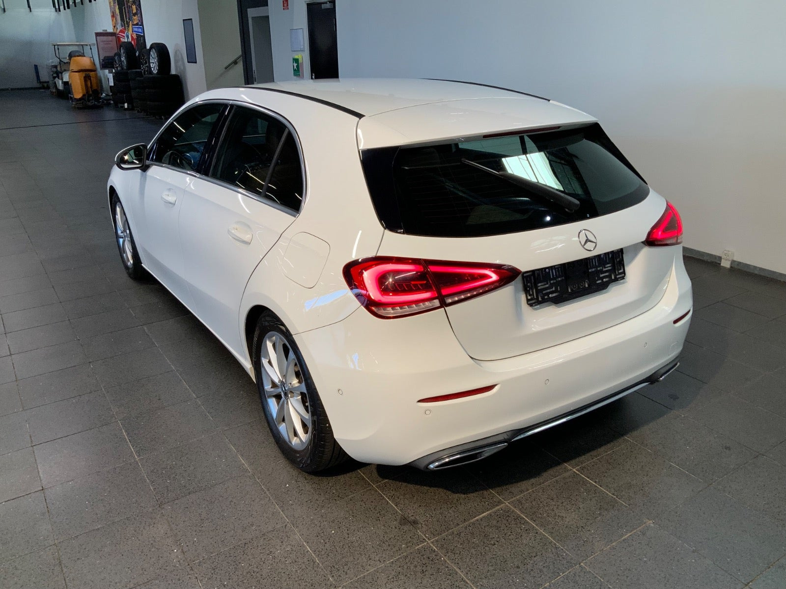 Hvid Mercedes A180 d fra 2018