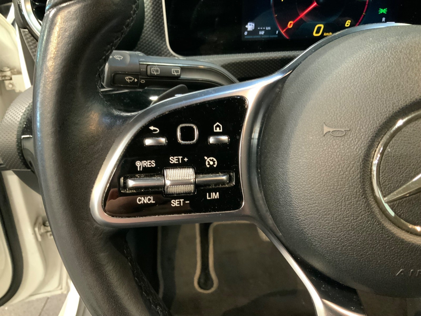 Hvid Mercedes A180 d fra 2018