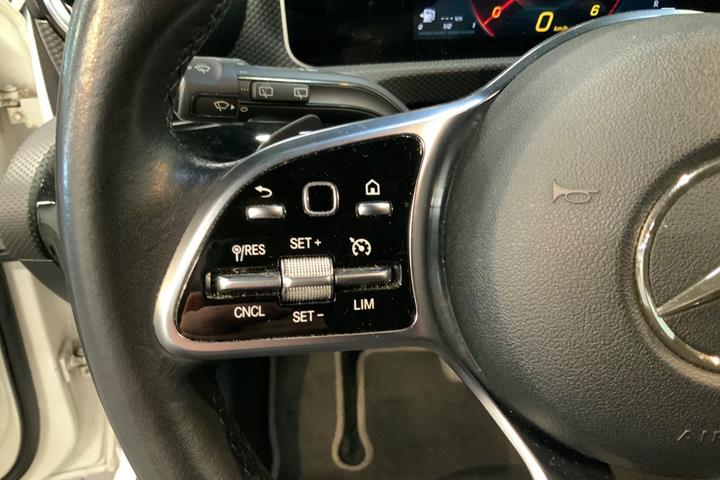 Hvid Mercedes A180 d fra 2018