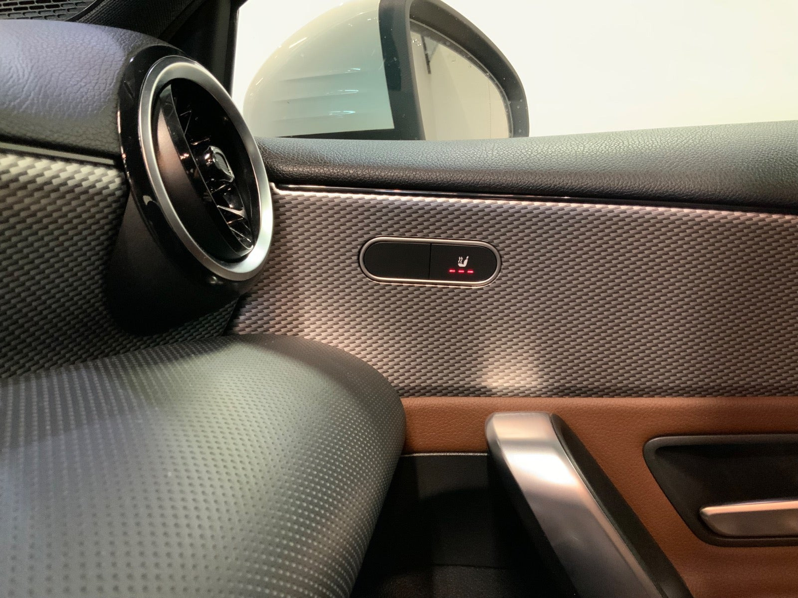 Hvid Mercedes A180 d fra 2018
