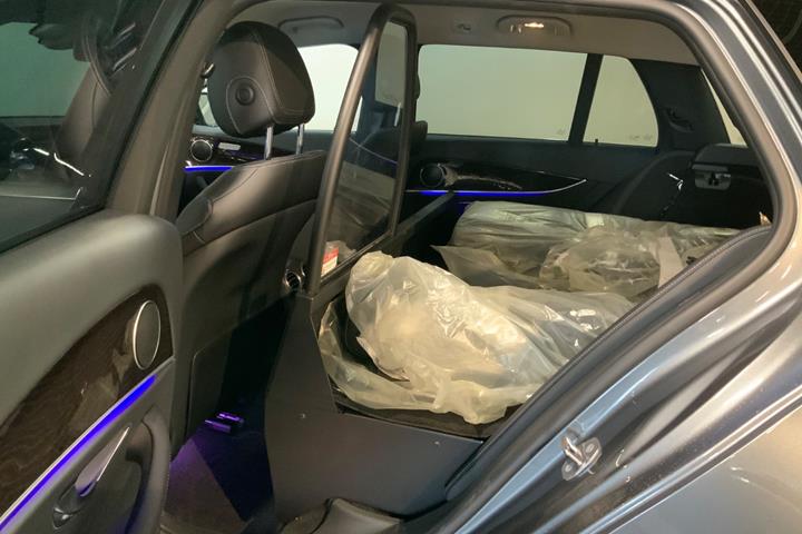 Grå Mercedes E400 fra 2017