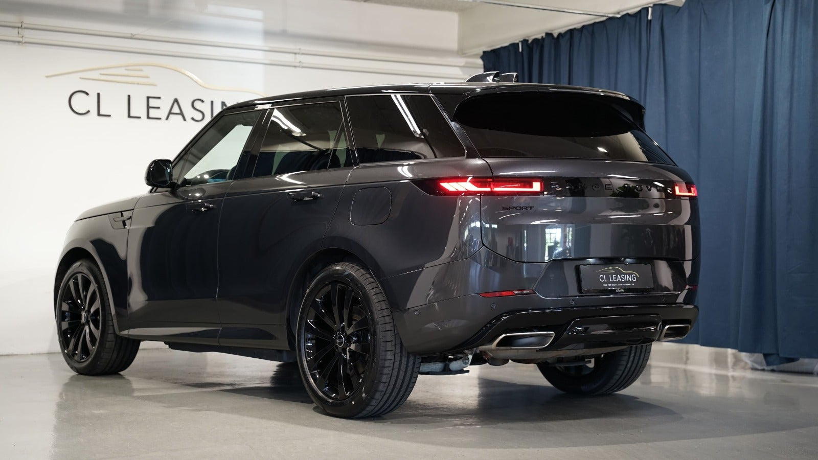 Grå Land Rover Range Rover sport fra 2025