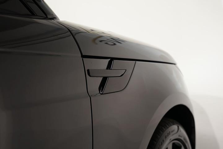 Grå Land Rover Range Rover sport fra 2025