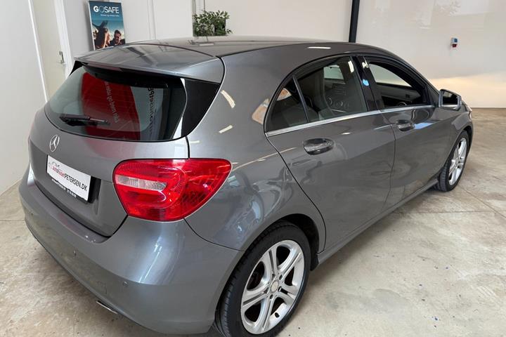 Sort Mercedes A180 fra 2013
