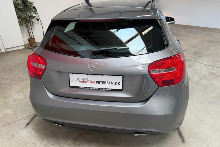 Sort Mercedes A180 fra 2013