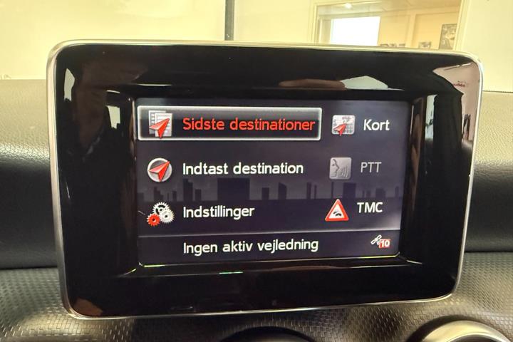 Sort Mercedes A180 fra 2013