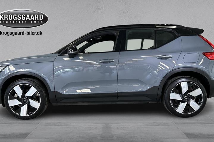 Grå Volvo XC40 fra 2022