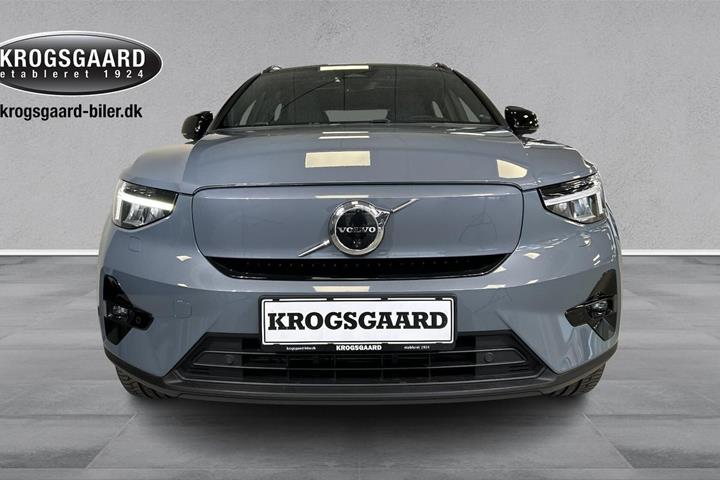 Grå Volvo XC40 fra 2022
