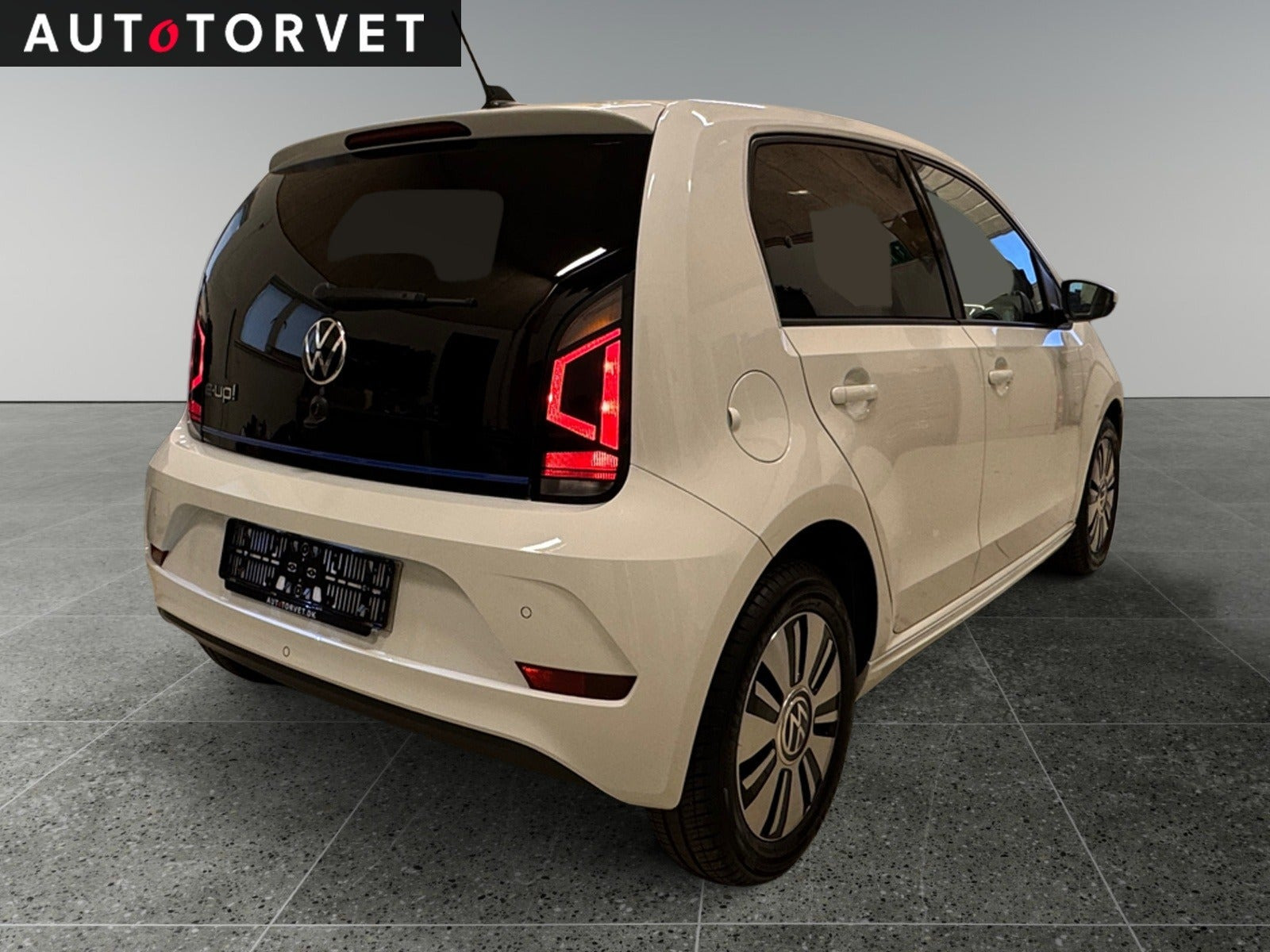 Hvid VW E-UP! fra 2023