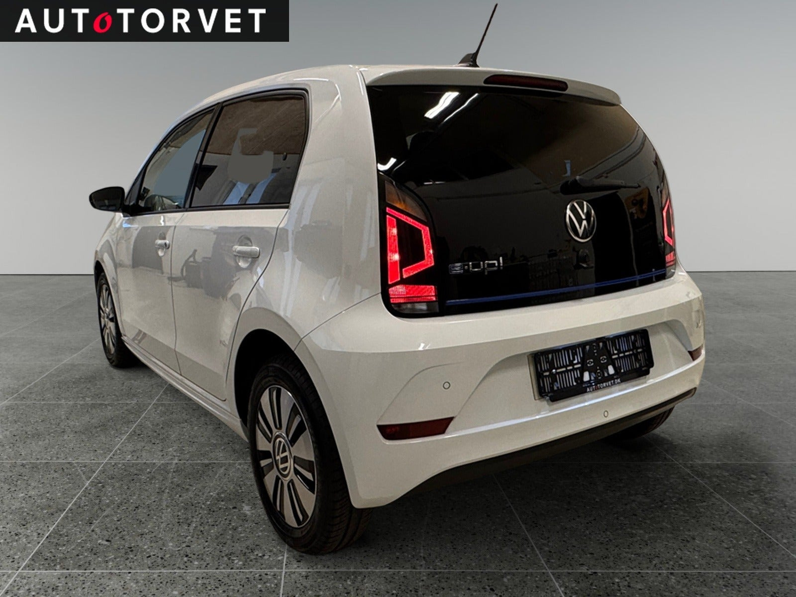 Hvid VW E-UP! fra 2023