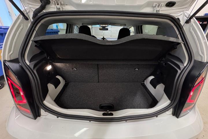 Hvid VW E-UP! fra 2023